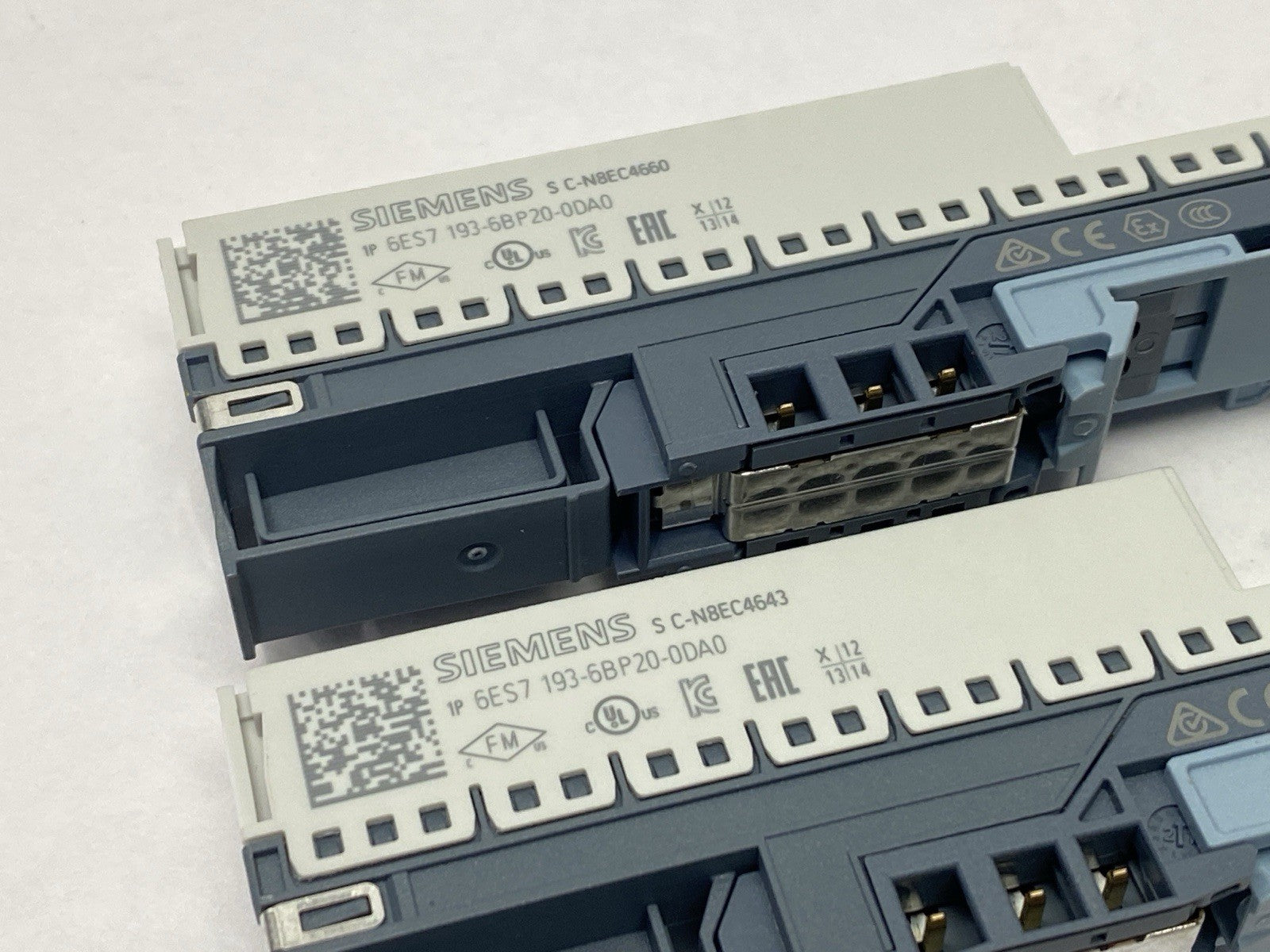 Siemens 6ES7193-6BP20-0DA0 SIMATIC ET 200SP Base Unit BU15-P16+A10+2D LOT OF 2 - Maverick Industrial Sales