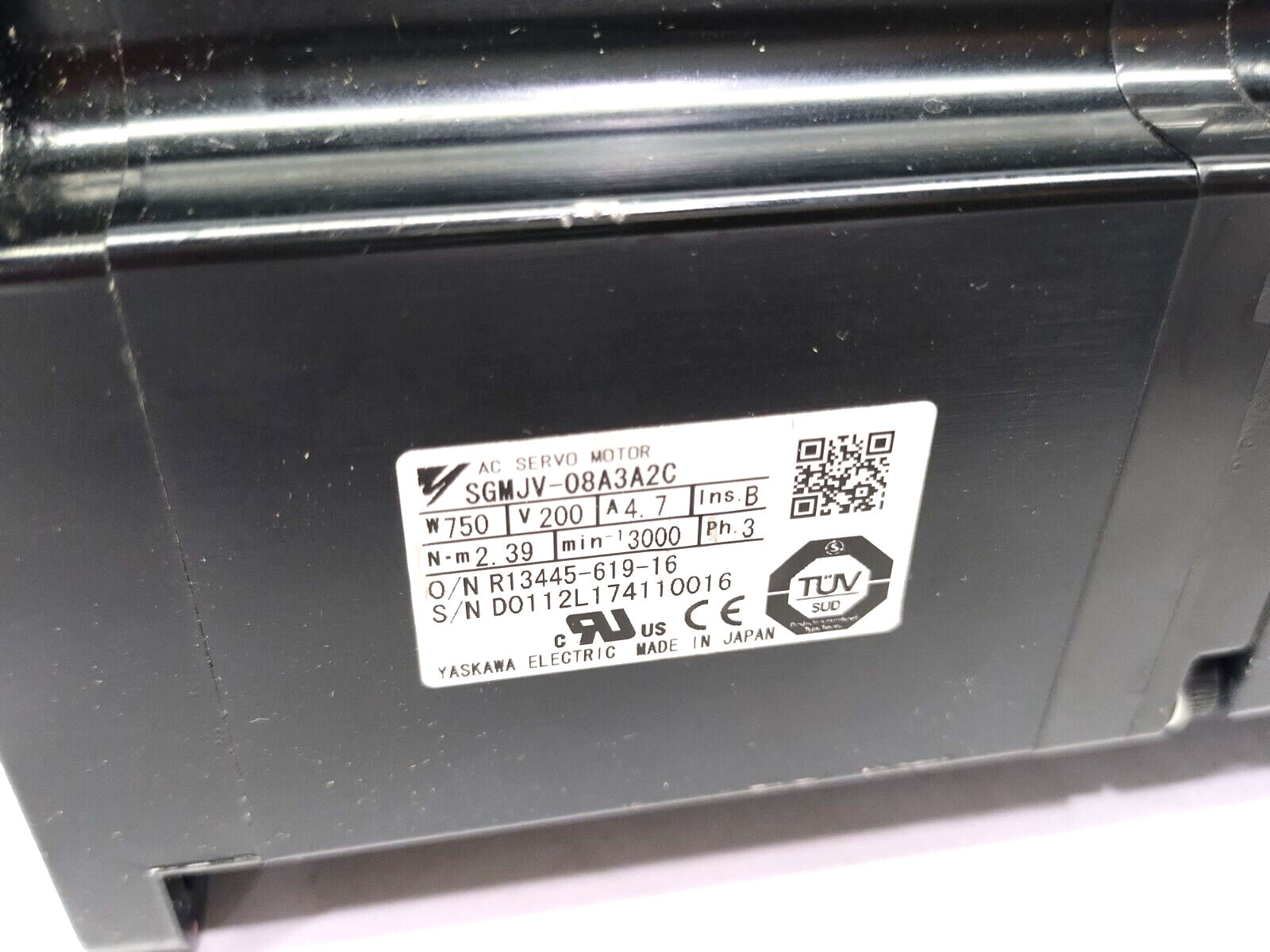 Yaskawa SGMJV-08A3A2C AC Servo Motor 200V 750W 3PH - Used - Maverick Industrial Sales