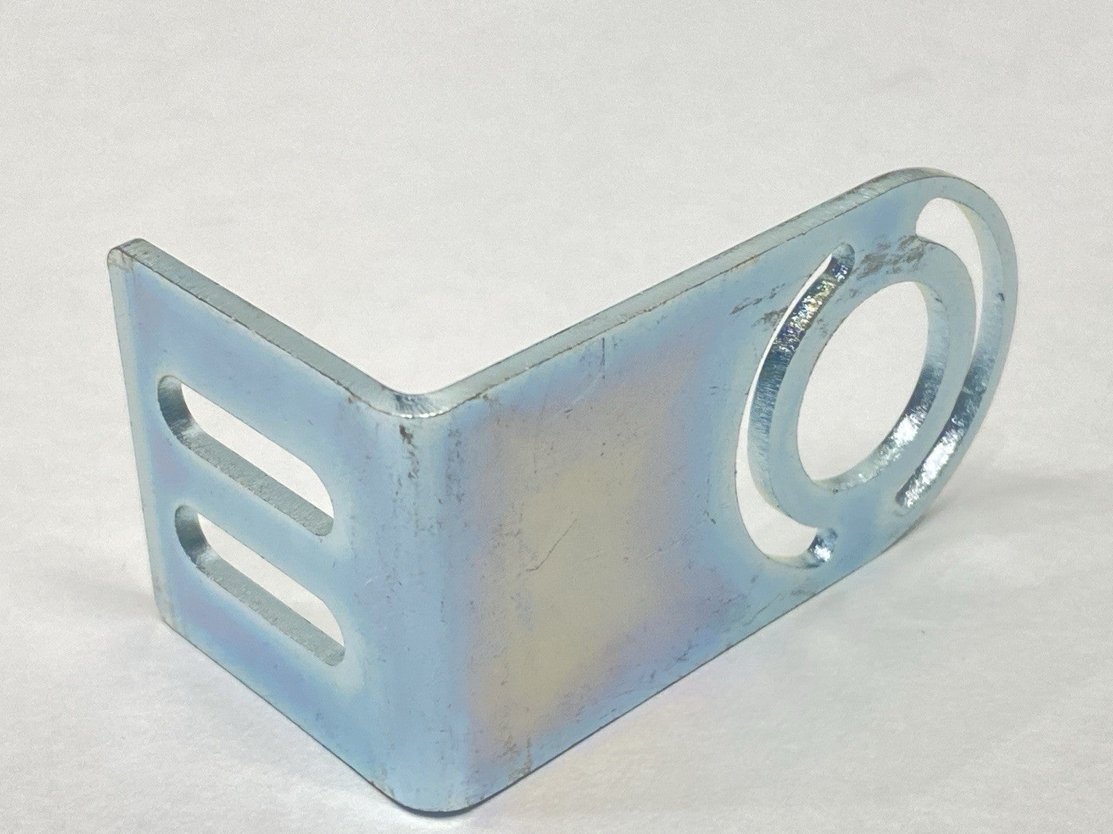 SMBWLS28SM | Banner Right-Angle Bracket For Surface Mounting 19158 LOT OF 2 - New – Open box - Maverick Industrial Sales