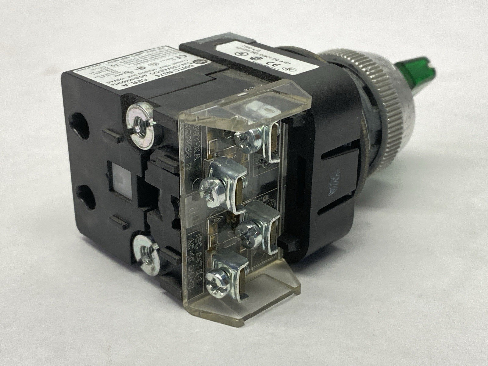 800T-2JGH5KB7AX | Allen Bradley Ser V Selector Switch 30mm Green 12-130V 0.204W - Used - Maverick Industrial Sales
