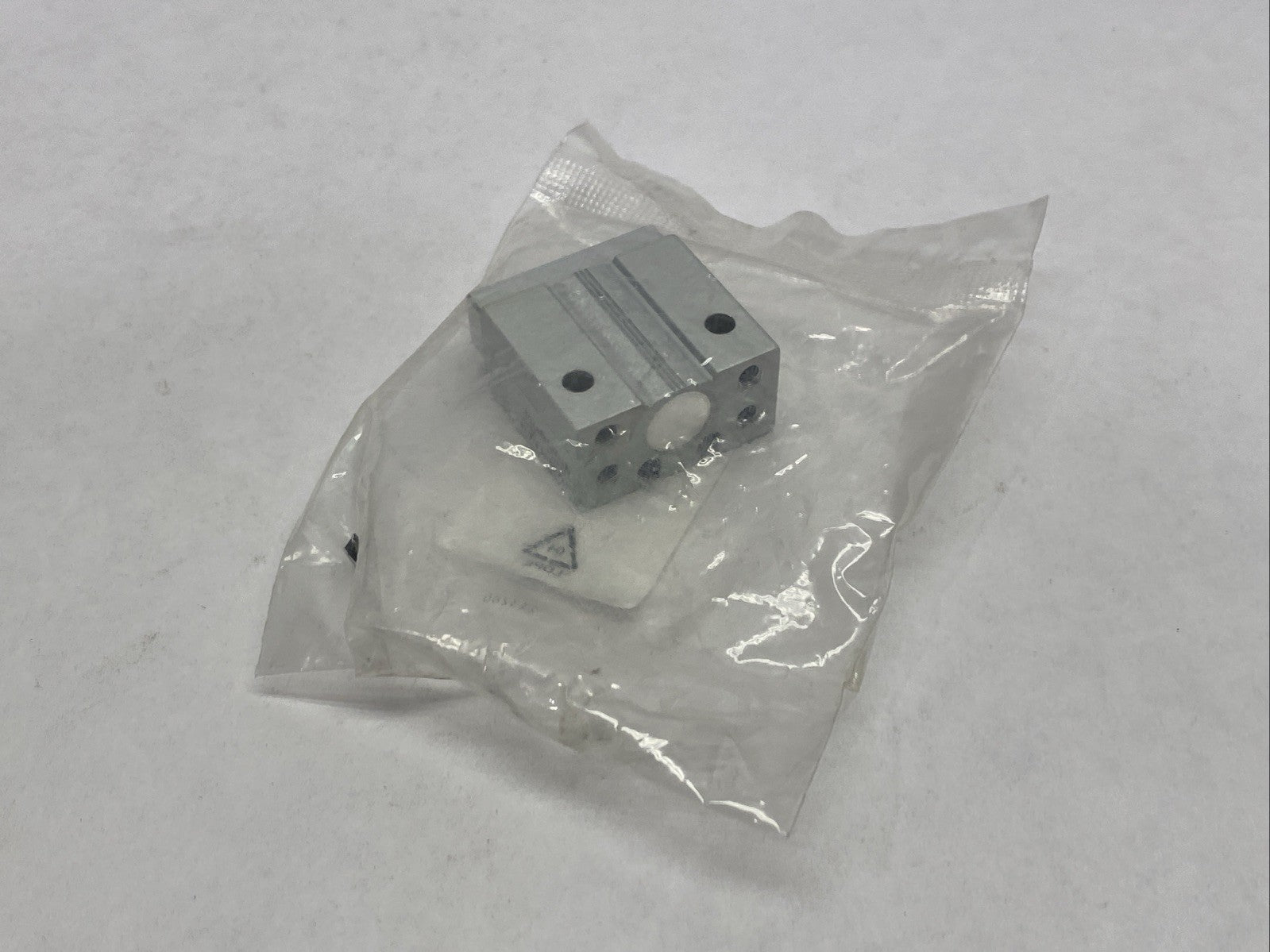 Festo DFM-10-10-P-A-GF Pneumatic Guided Actuator 10mm Dia 10mm Stroke 4154769 - Maverick Industrial Sales