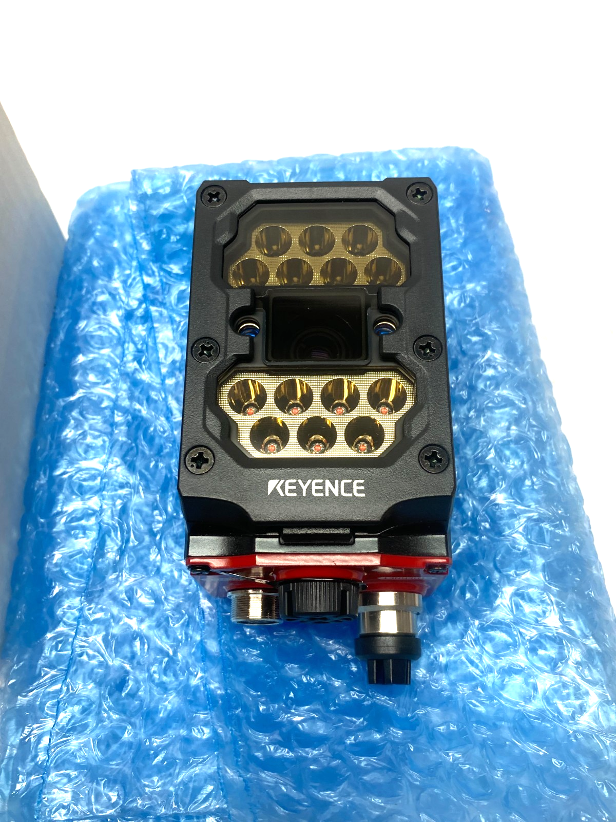 Keyence SR-2000 1D/2D Code Reader, Full Range Model, 2048 × 1536 pixels - New – Open box - Maverick Industrial Sales