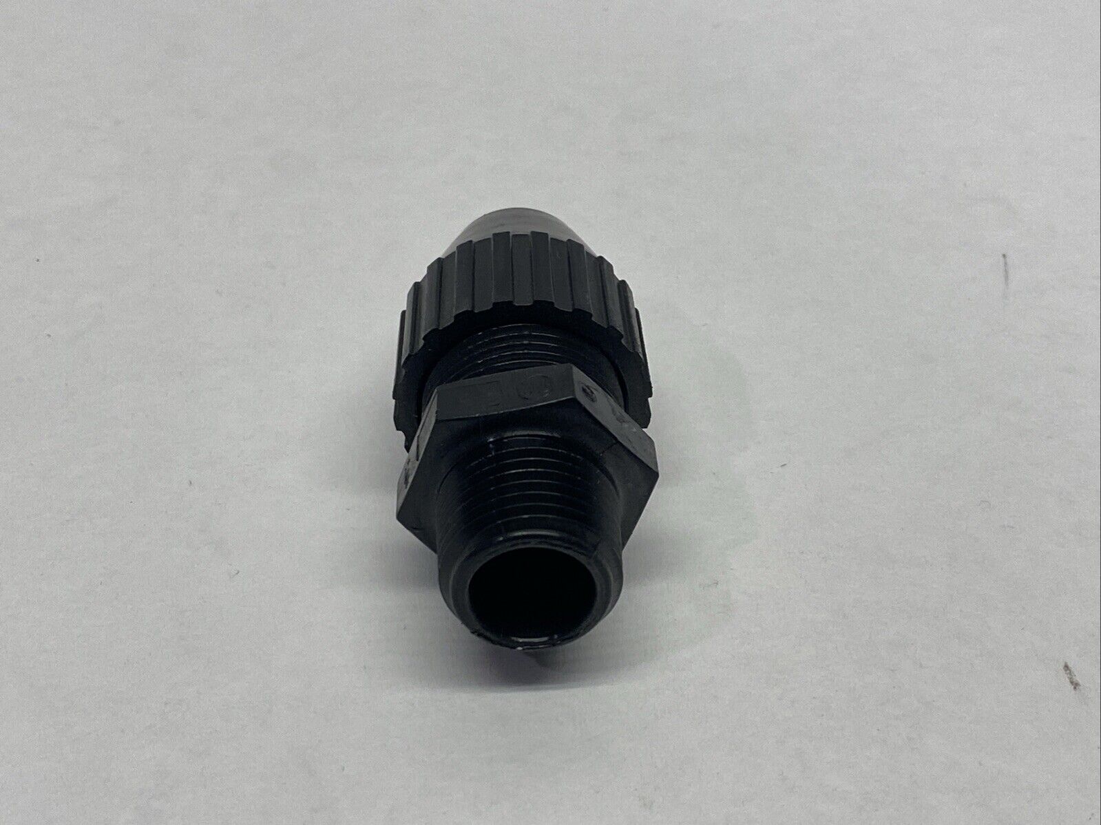 2672 | T&B Thomas & Betts 1/2" Liquid Tight Strain Relief .250-.400" Cord LOT OF 2 - New Other - Maverick Industrial Sales