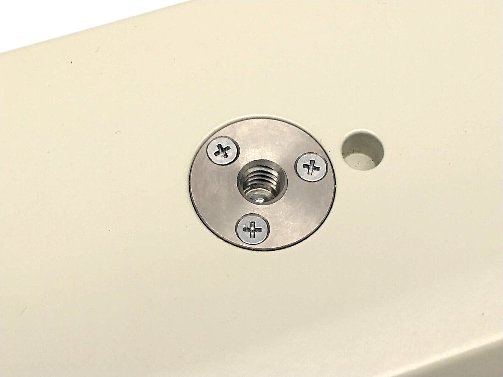 Sony DXC-960MD 3CCD CCD-IRIS Color Video Camera 12V & MVA-185 Microscope Adapter - Maverick Industrial Sales