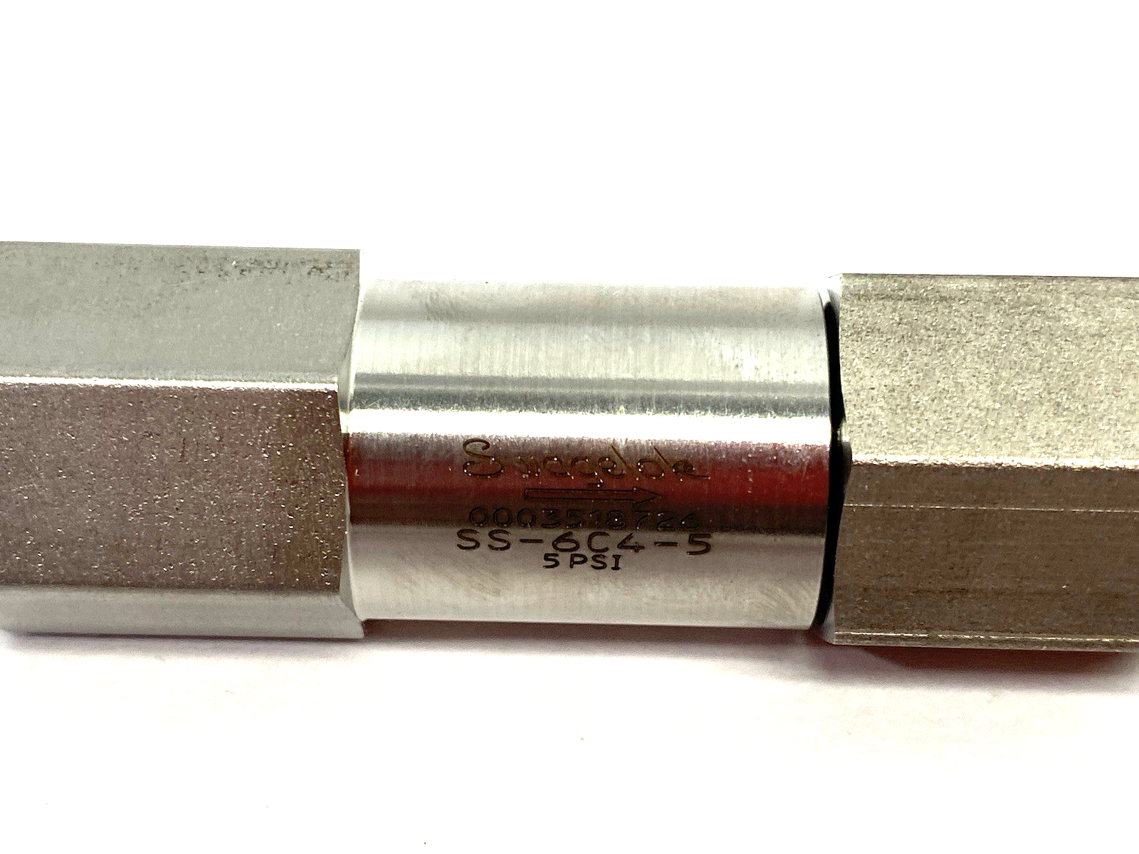 SS-6C4-5 | Swagelok Stainless Steel Poppet Check Valve, Fixed Pressure, 5psi - New – Open box - Maverick Industrial Sales