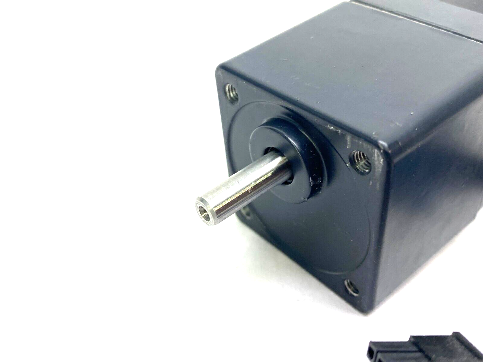 Oriental Motor BLHM015K-15 Brushless DC Motor Parallel Shaft 15:1 24VDC - Maverick Industrial Sales