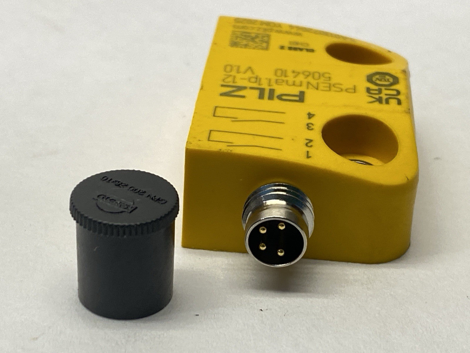 PSEN ma1.1p-12/3mm/ix1/1switch | Pilz Magnetic Safety Switch M8 4-Pin 506410 - New – Open box - Maverick Industrial Sales