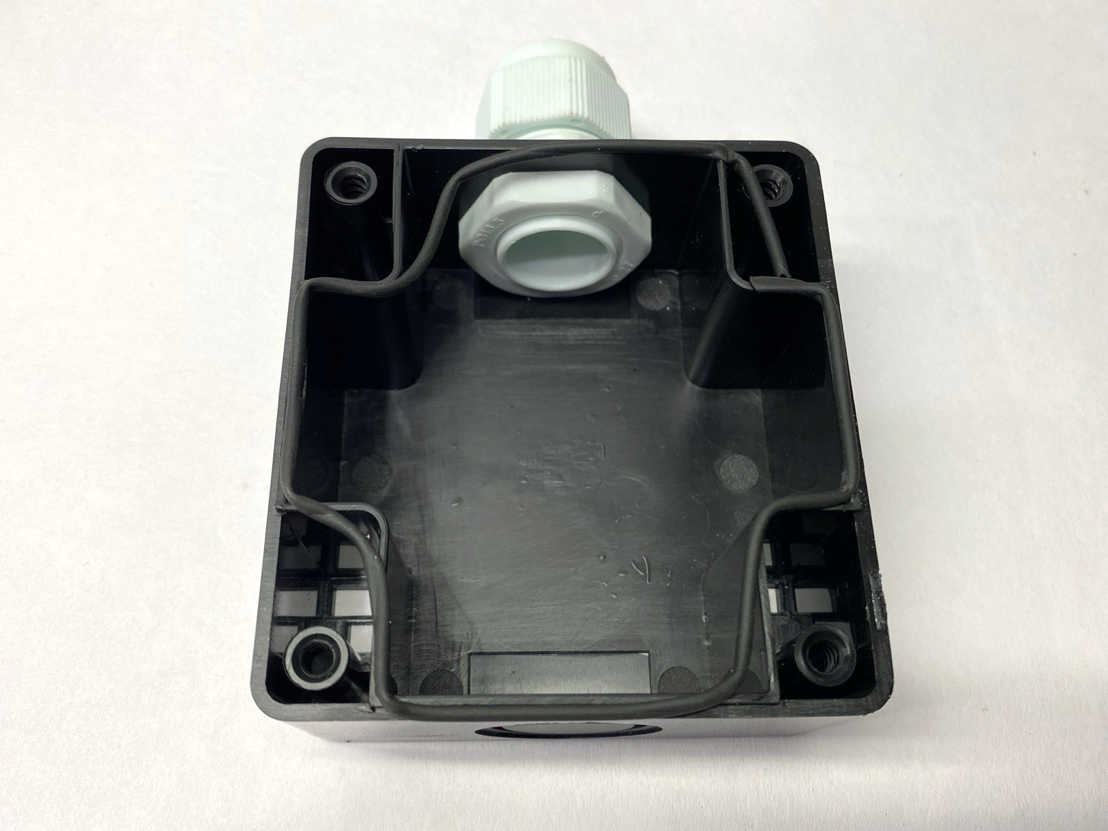 Pushbutton Enclosure 2-13/16" x 3-1/16" w/ Yijia LA36 Green Non-Illuminated - Maverick Industrial Sales