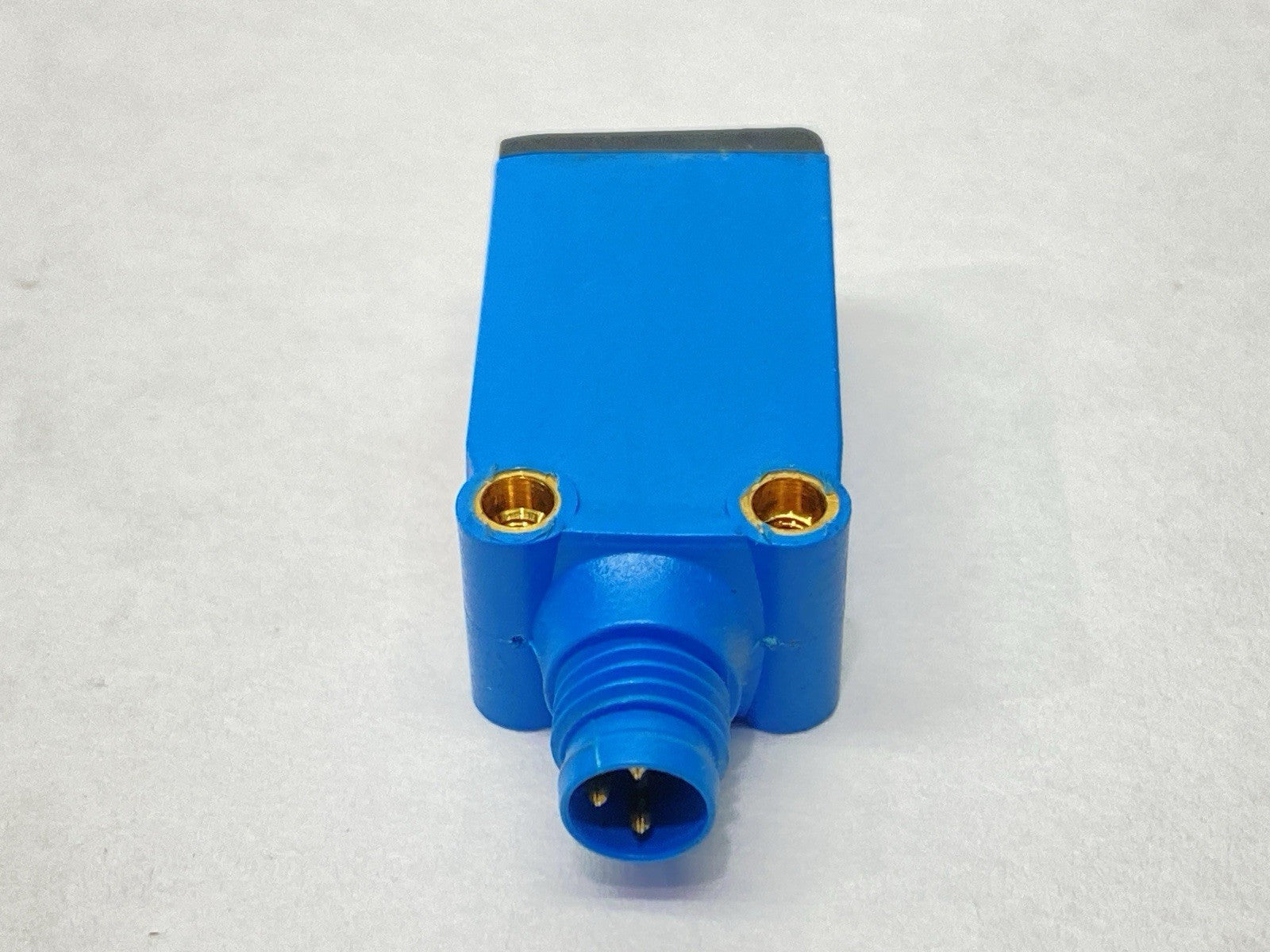 WTB4S-3F2161, 1042044 | Sick WTB4S-3F2161 Photoelectric Proximity Sensor 1042044 - Used - Maverick Industrial Sales