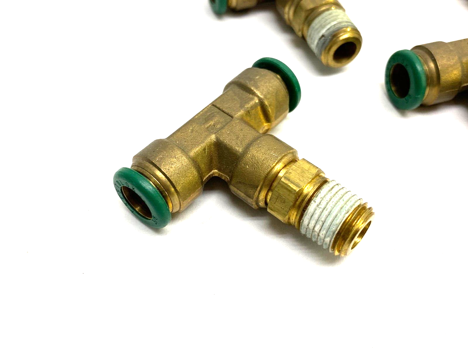 Parker 172PTC-6-4 Prestolok Male Swivel Branch Tee 3/8" Tube OD LOT OF 4 - Maverick Industrial Sales