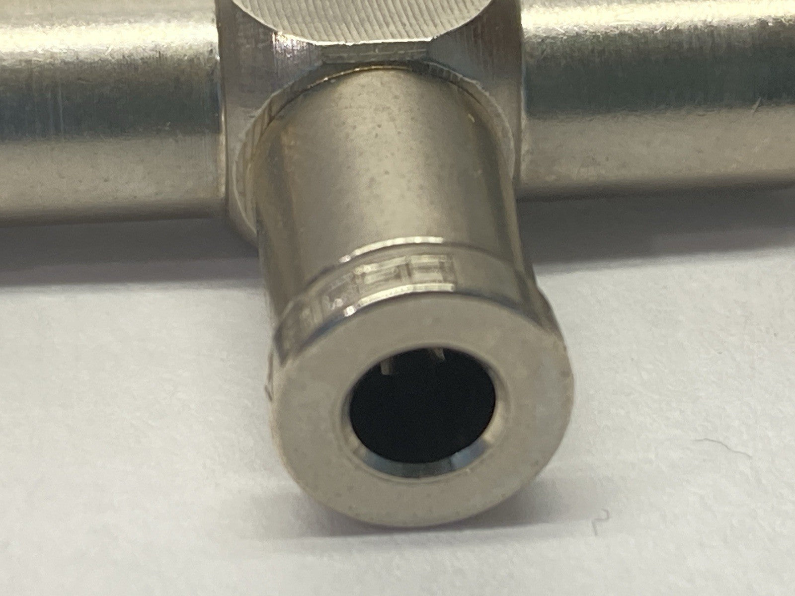 978-0200 | Eisele Push To Connect Union Tee Fitting 4mm OD SS304 - New Other - Maverick Industrial Sales