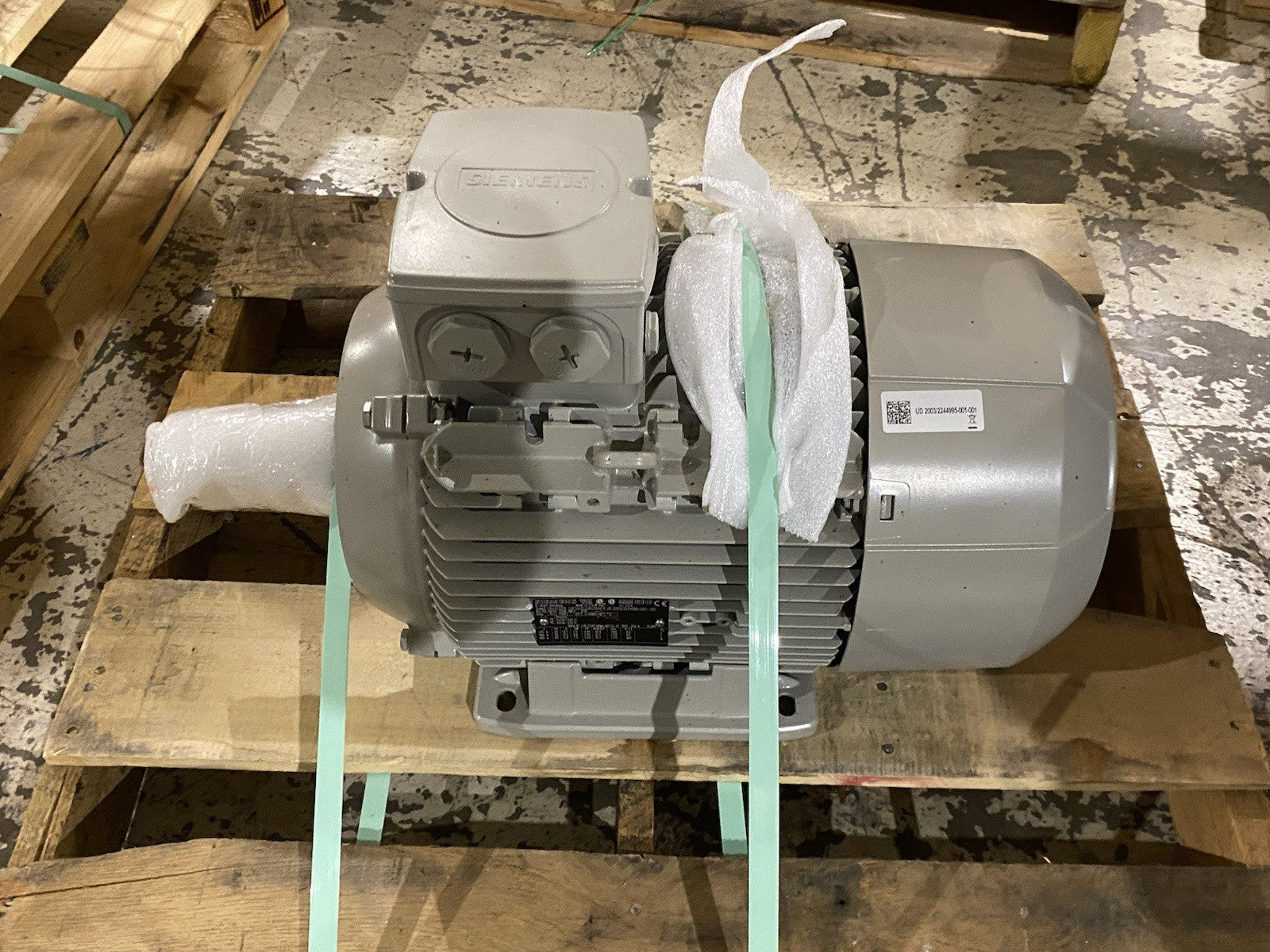 1AV3132B 1LE1023-1CB23-5AF4 | Siemens Eagle Line SIMOTICS NEMA Premium Eff. Motor - New – Open box - Maverick Industrial Sales