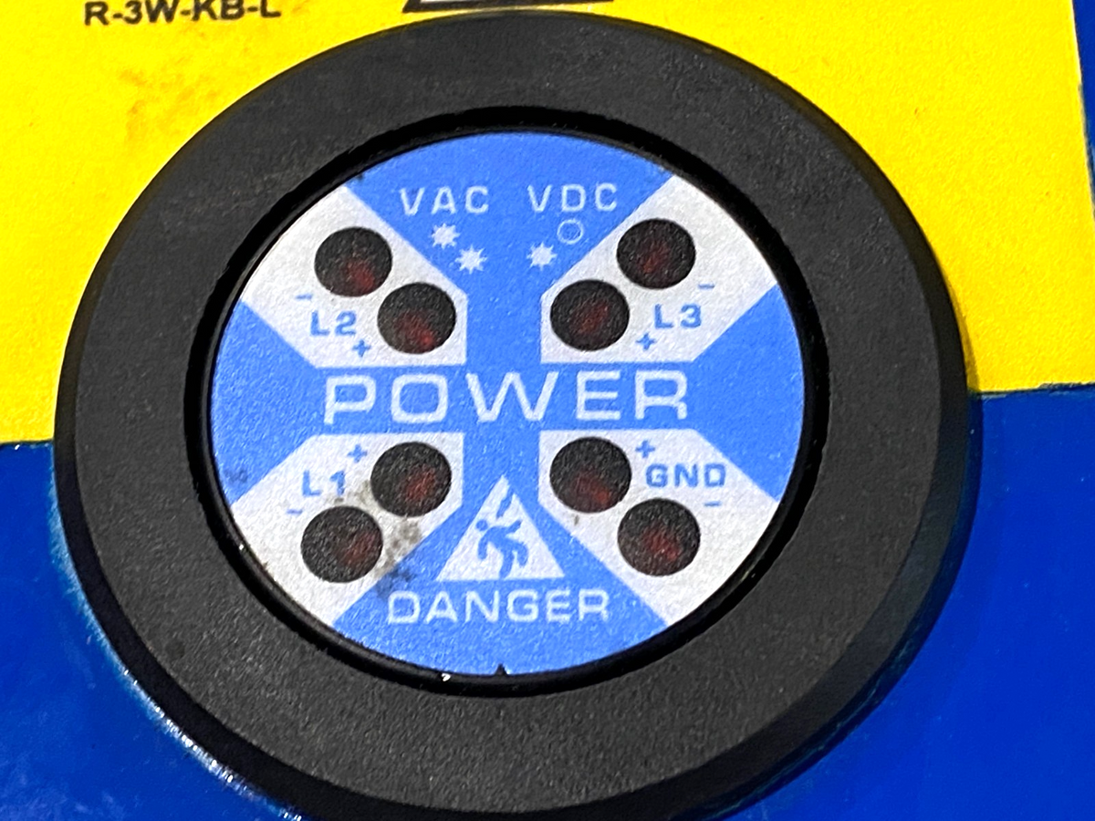OLI363FDJB-0000 | Eaton OEM Line Isolation Safety Switch 600V 100A PAINTED BLUE - For parts or not working - Maverick Industrial Sales