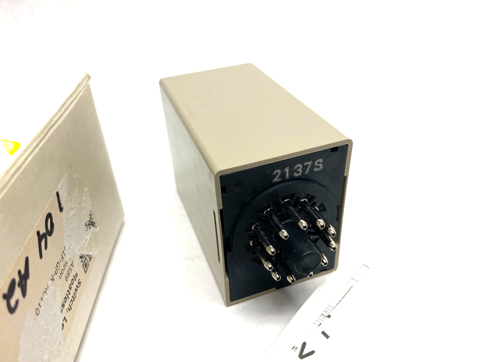Omron 61F-GP-N Floatless Level Switch Plug-In Type 11-Pin - Maverick Industrial Sales