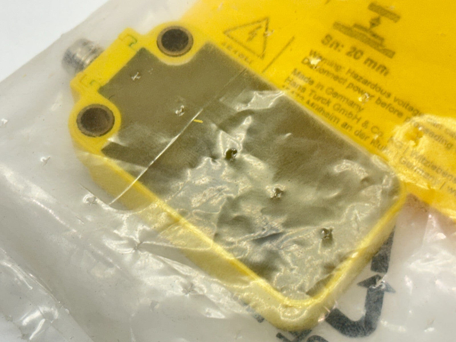 Turck Ni20-Q14-AP6X2-V1131 Inductive Sensor 200mA 10-30VDC 4690210 - Maverick Industrial Sales