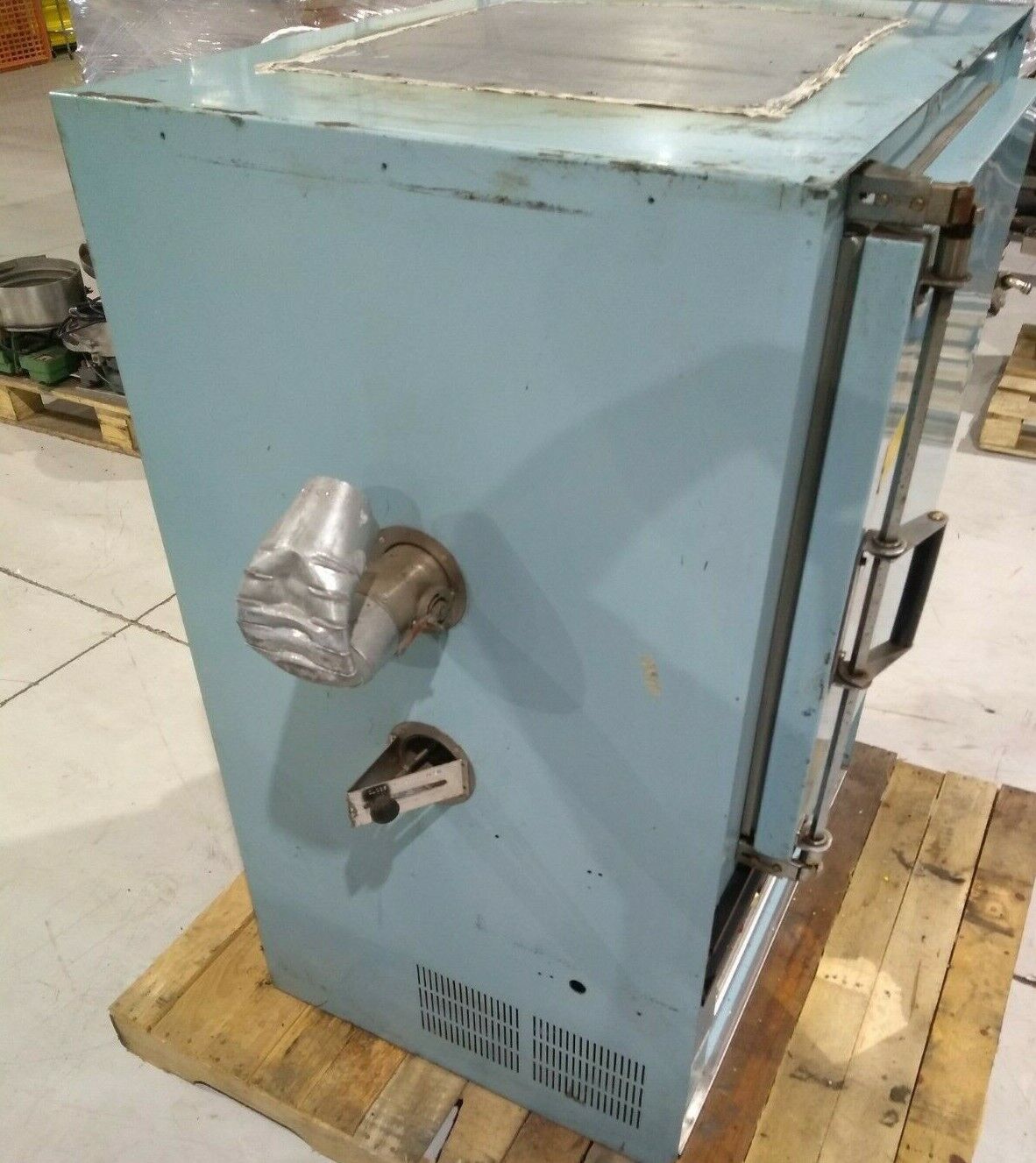 General Signal Blue M P0M7-2060-3 Oven 343 Degrees C 1PH 208/240V 18/20A - Maverick Industrial Sales