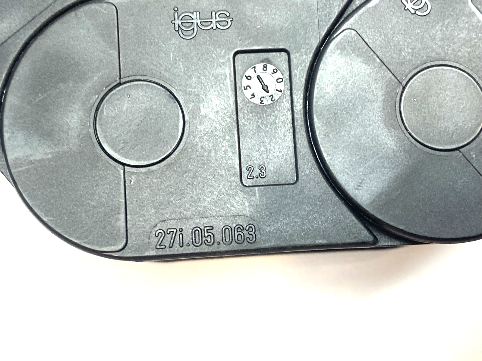 Igus 27i.05.063 Energy Chain Cable Carrier 17 Links - Maverick Industrial Sales