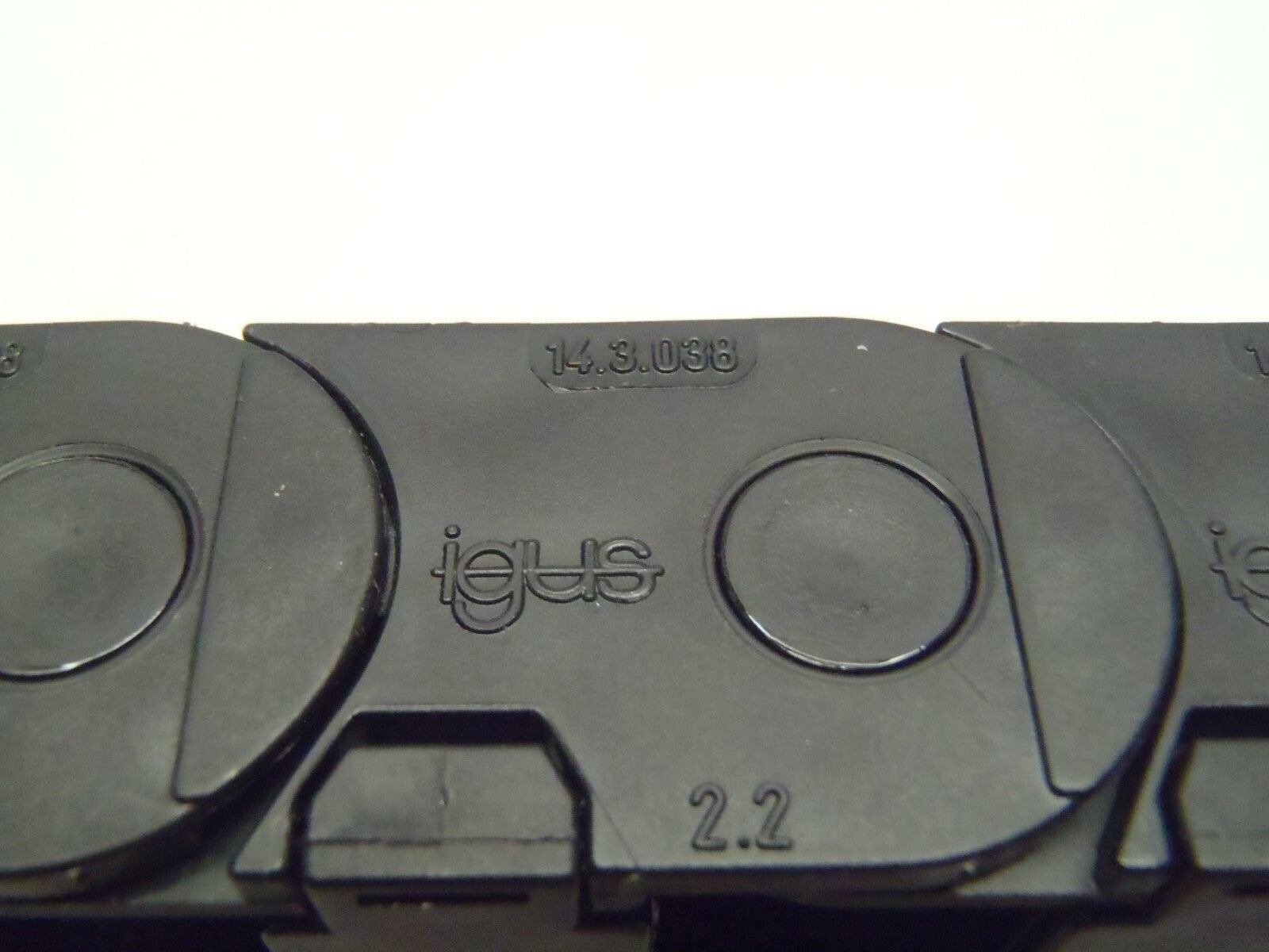 Igus 14.3.038 E-Chain Cable Carrier 8 Links 1-1/2" Width w/114.3.1 PZ 114.3.2 PZ - Maverick Industrial Sales