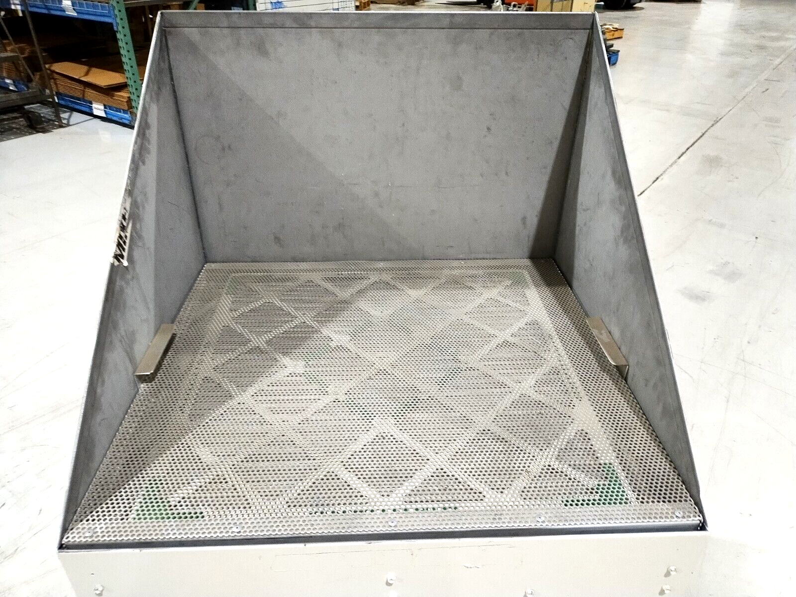 Downdraft Table Station 46" Height,  28" Wide x 26" Deep Table Surface, 120VAC - Maverick Industrial Sales