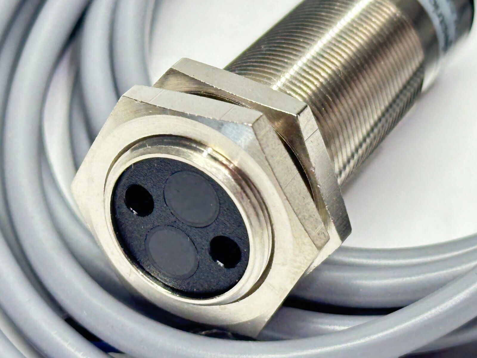 Baumer Electric FZAM 18P1010 Photoelectric Diffuse Sensor 213799 - Maverick Industrial Sales