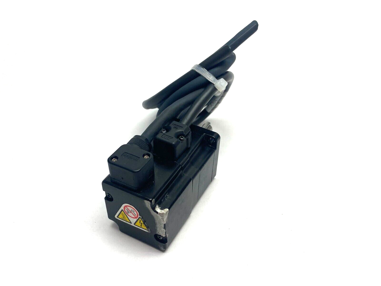 Yaskawa SGMJV-A5A3A61 AC Servo Motor 3-Phase 200V 0.61A 50W 3000rpm - Maverick Industrial Sales
