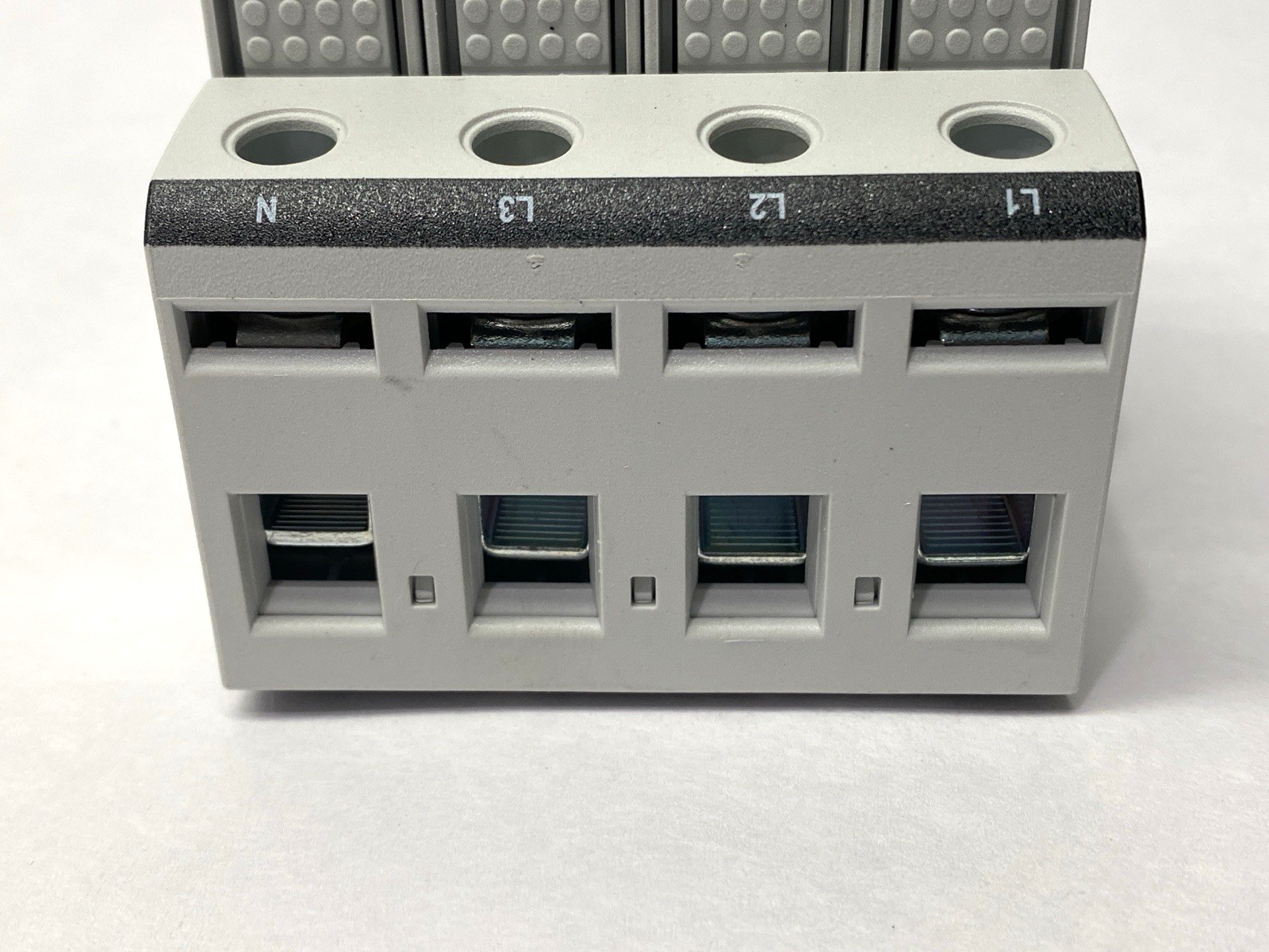 Eaton BSPMA4208WYNGR Industrial Surge Protector 275V - Maverick Industrial Sales