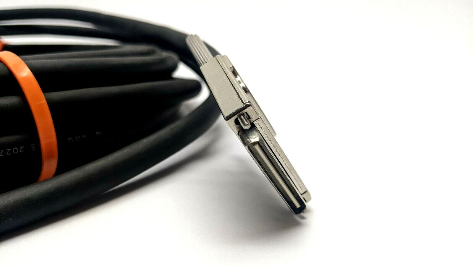 Sun 530-2985-01 SCSI VHDCI/VHDCI 10m Cable X3831B - Maverick Industrial Sales
