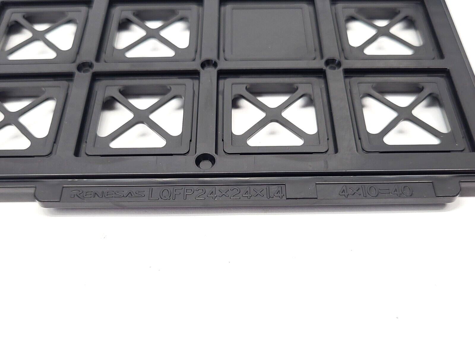 Renesas LQFP24X24X14 Max Module Tray of 40 - Maverick Industrial Sales