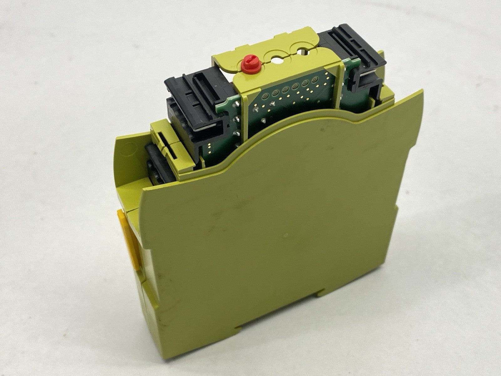 PNOZ s4 24VDC 3n/o 1n/c | Pilz Standalone Sigma Safety Relay 750104 NO COVER - For parts or not working - Maverick Industrial Sales