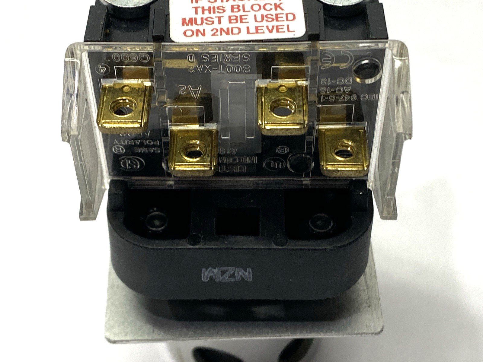 Allen Bradley 800T-QAH24GA2 Green Illuminated Push Button 30.5mm Ser. T - Maverick Industrial Sales