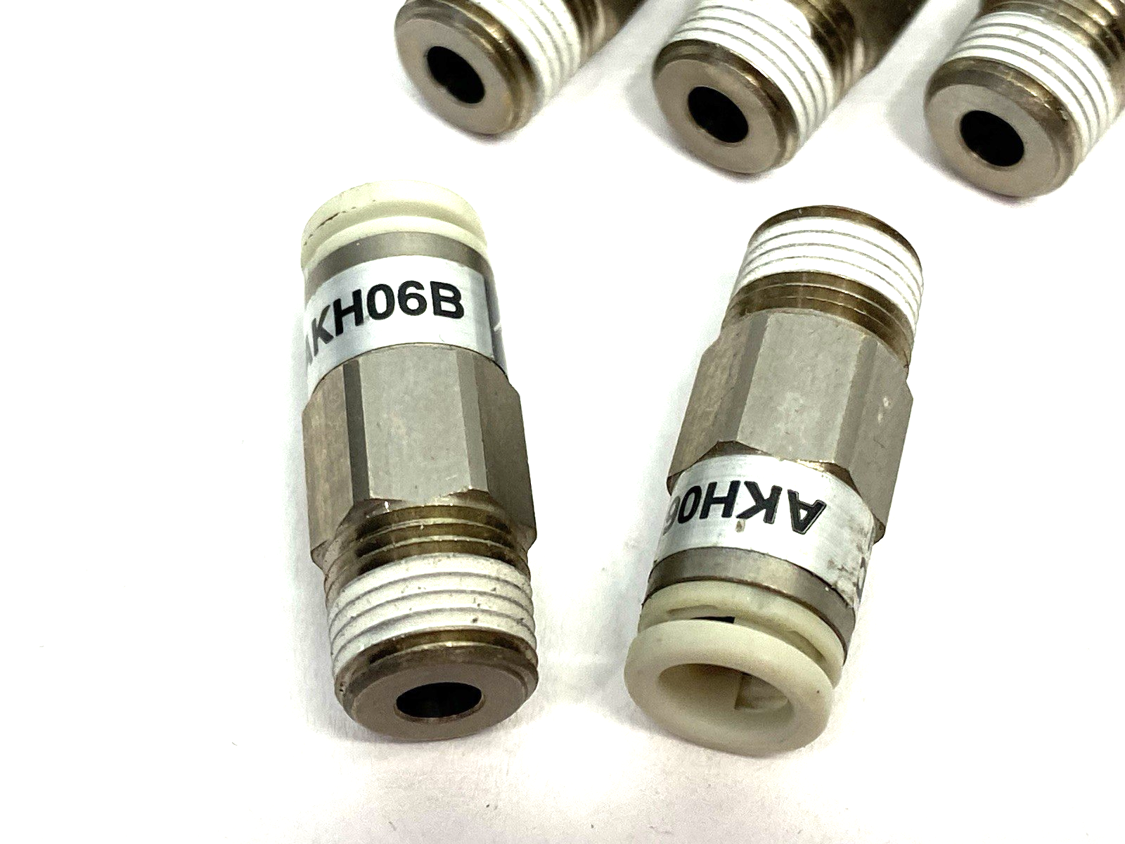 AKH06B | SMC Straight Check Valve Fitting, One-Touch Tube to Male Thread LOT OF 5 - New Other - Maverick Industrial Sales