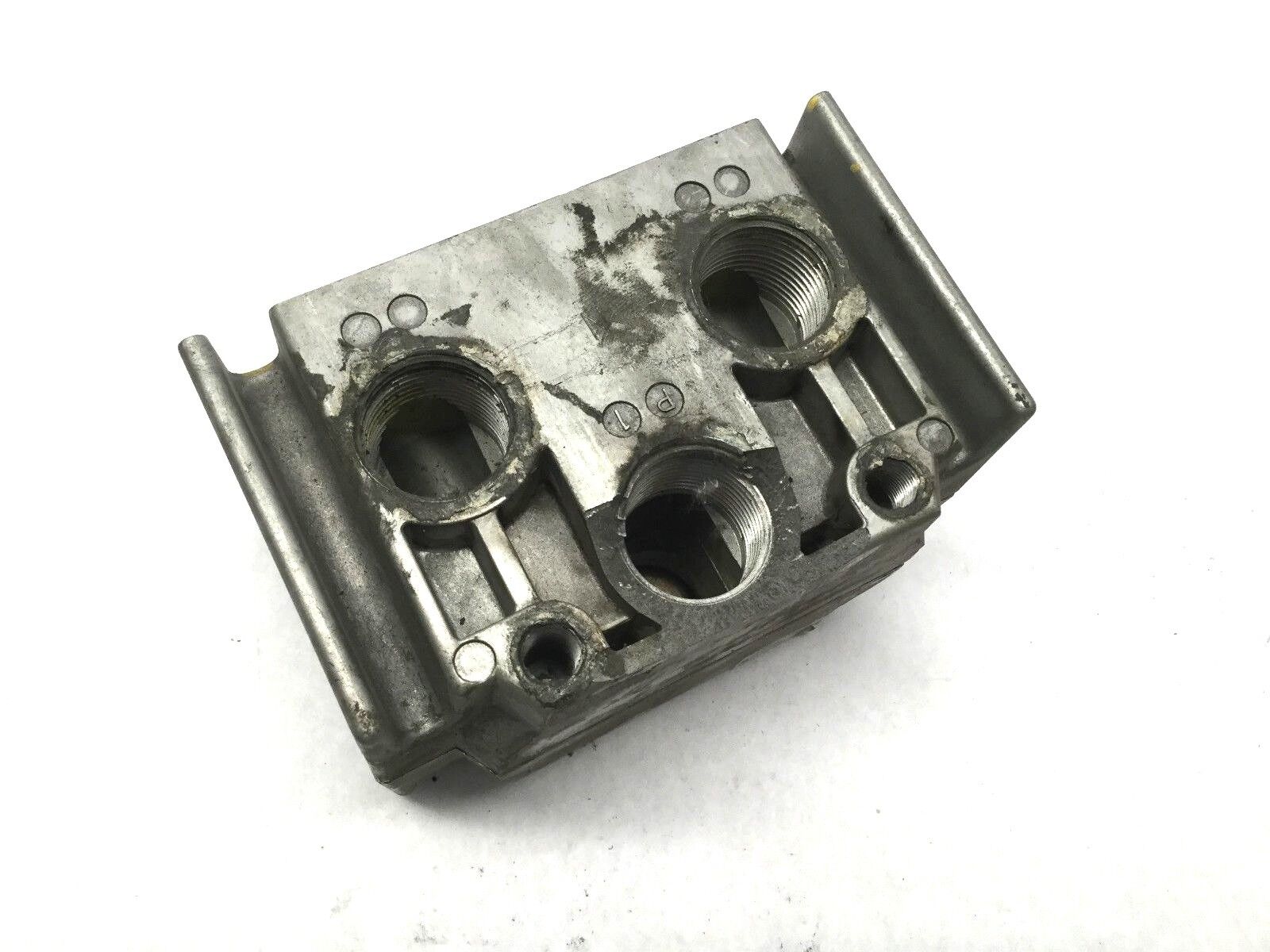 Rexroth P68431 Endplate Set - Maverick Industrial Sales