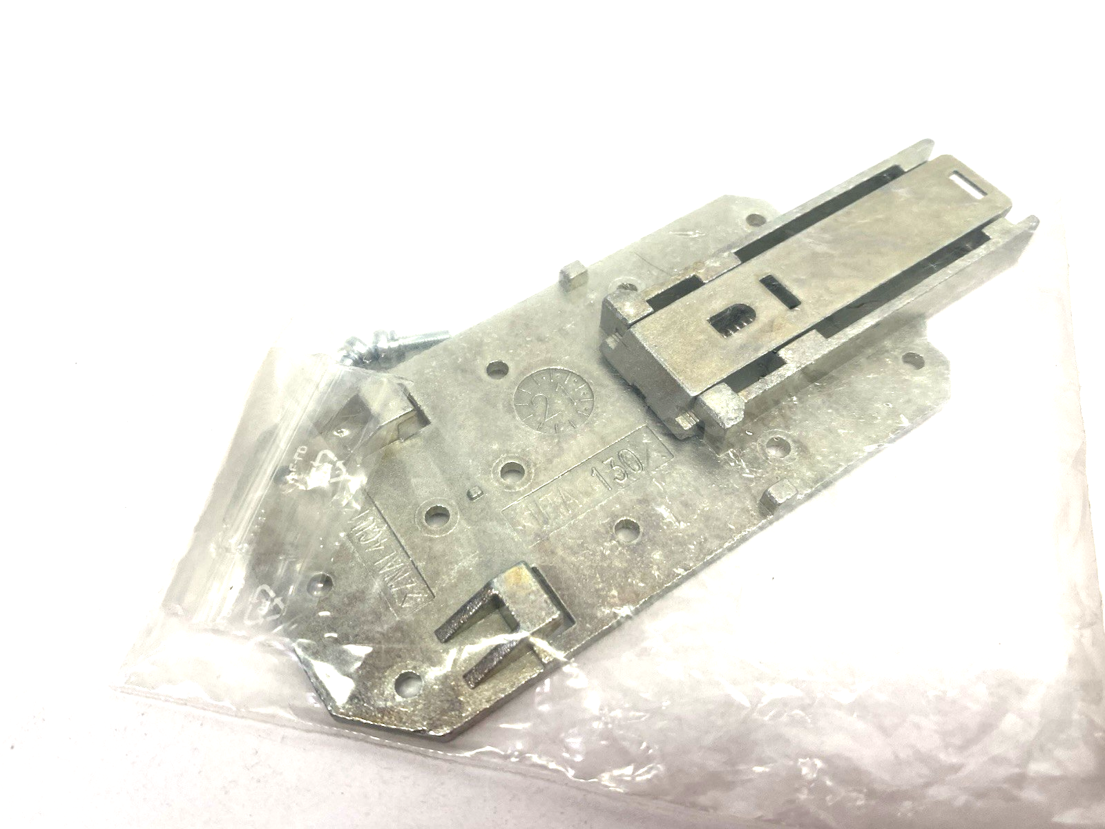 18013064, UTA 130 | Phoenix Contact UTA 130, Kistler 18013064 Mounting Aid DIN Rail Plate 5700A31 - New – Open box - Maverick Industrial Sales