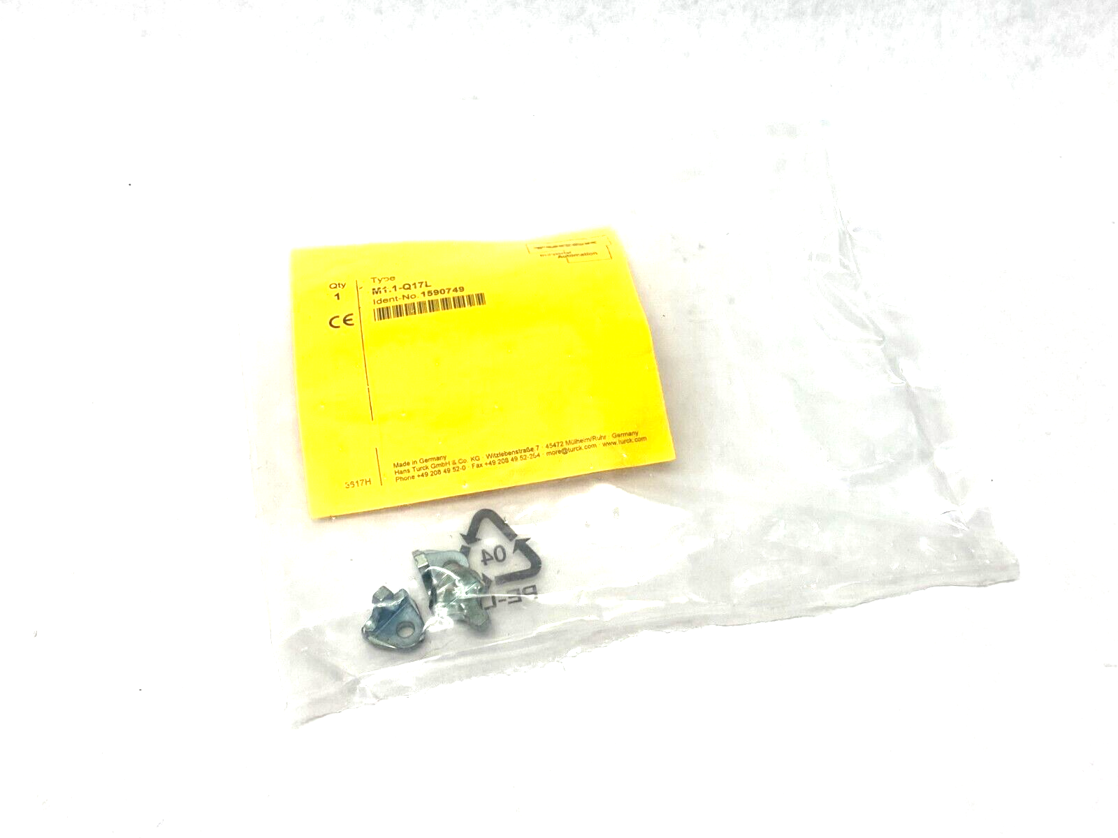 Turck M1.1-Q17L Mounting Bracket For Position Sensors 1590749 - Maverick Industrial Sales