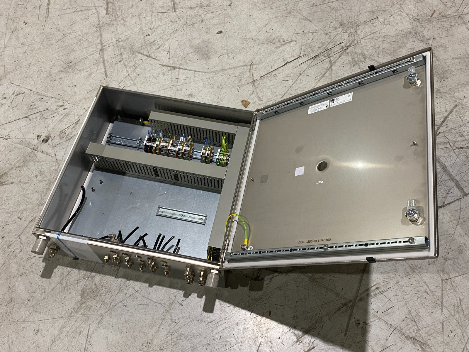 9405600 | Rittal KEL 9405.600 Stainless Steel Enclosure 600x600x210mm - New – Open box - Maverick Industrial Sales