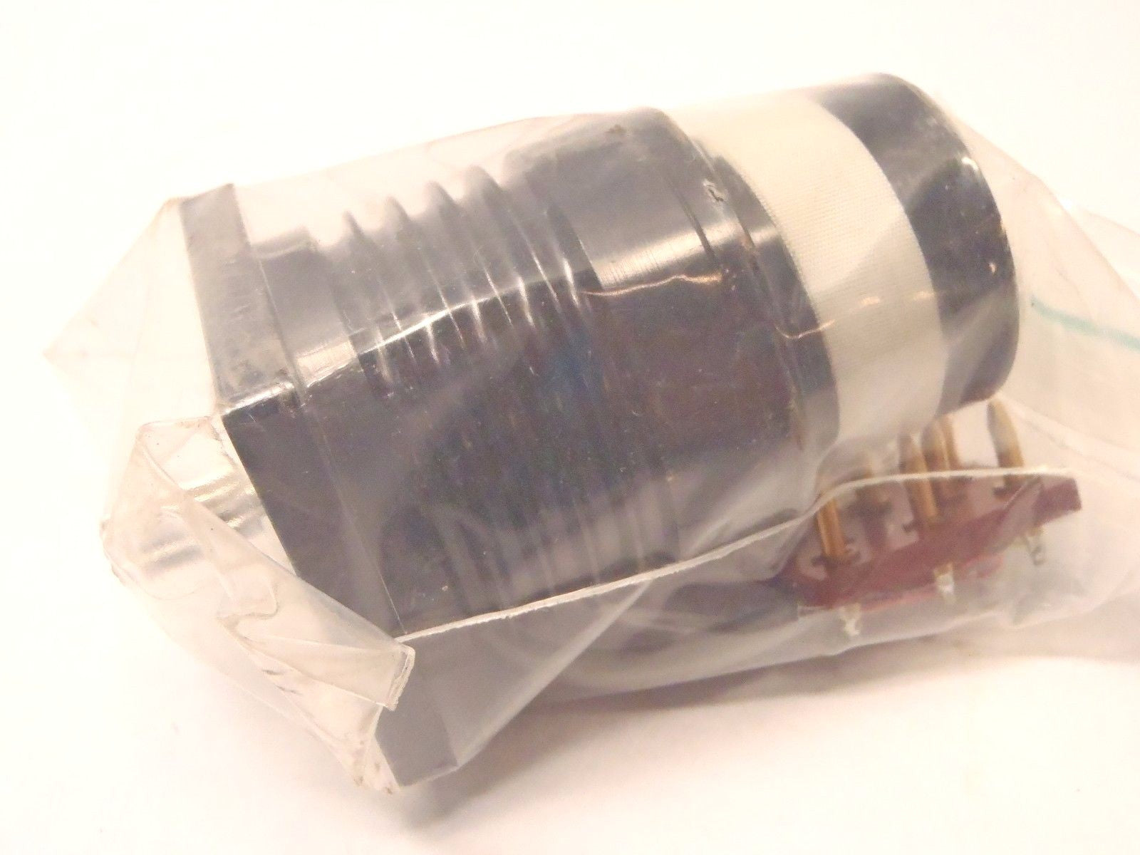 DZT T1 BAQ 251000 | Brown Boveri DZT 21 BAQ Servomoteur Magnetic SA Liestal 33V 747714, Servo Motor - New – Open Box - Maverick Industrial Sales