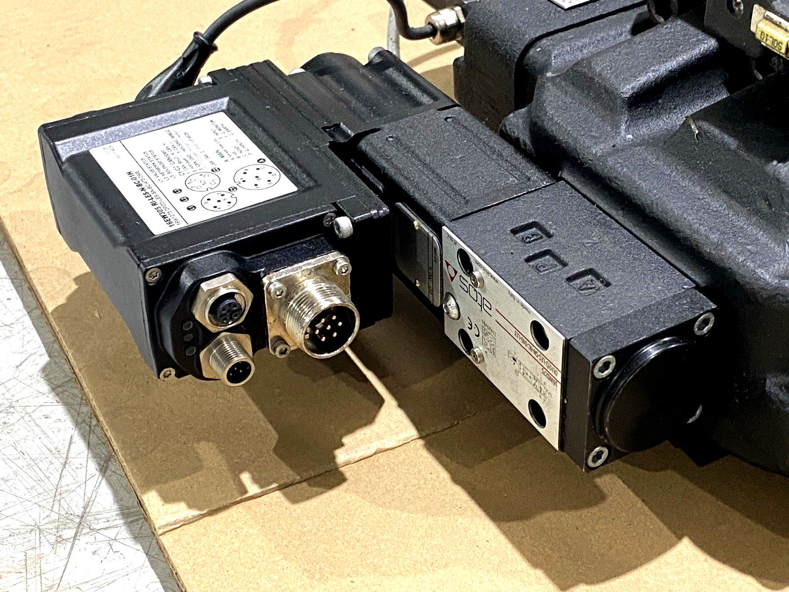 DPZO-LES-SN-BC473-D9/E | Atos Valve DLHZO-LES-SN-BC-040-L13 Bosch Rexroth 141113-2 - Used - Maverick Industrial Sales