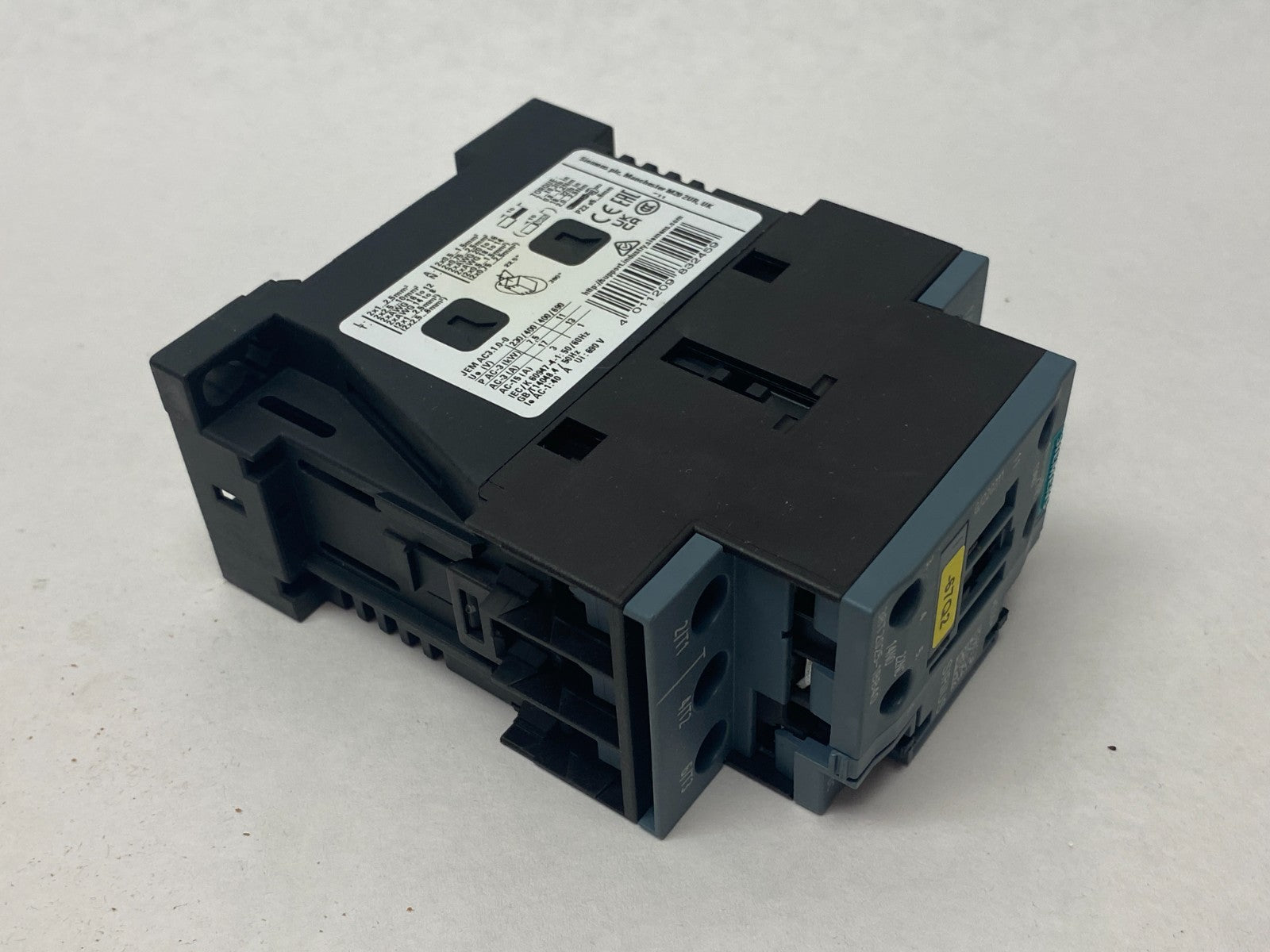 Siemens 3RT2025-1BB40 SIRIUS Power Contactor 3-Pole AC-3e/AC-3, 17A 7.5 kW 400V - Maverick Industrial Sales