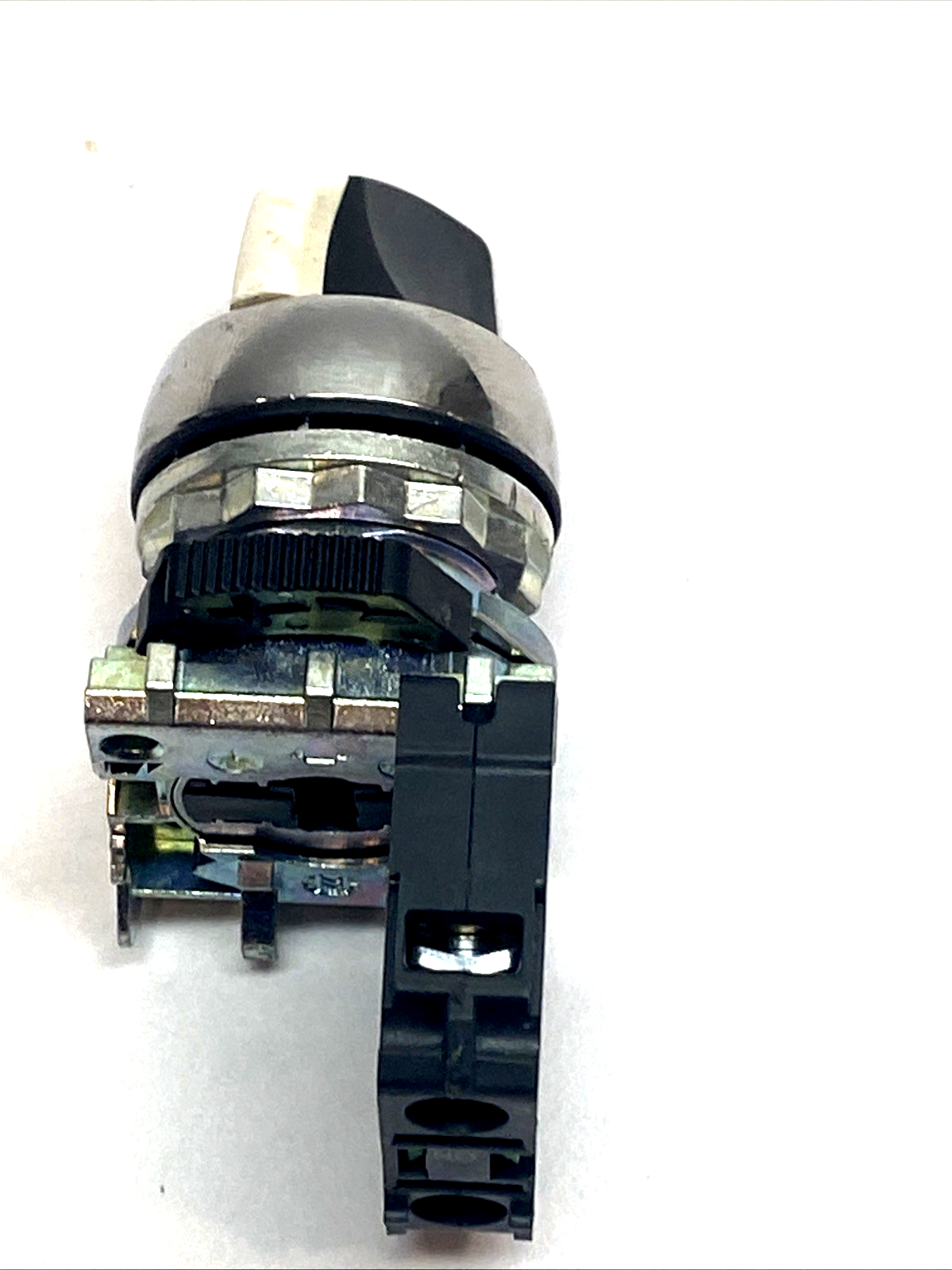 Allen-Bradley 800FM-SM22 2-Pos 22mm Metal Selector Switch w/ 800F-X10 1NO - Maverick Industrial Sales