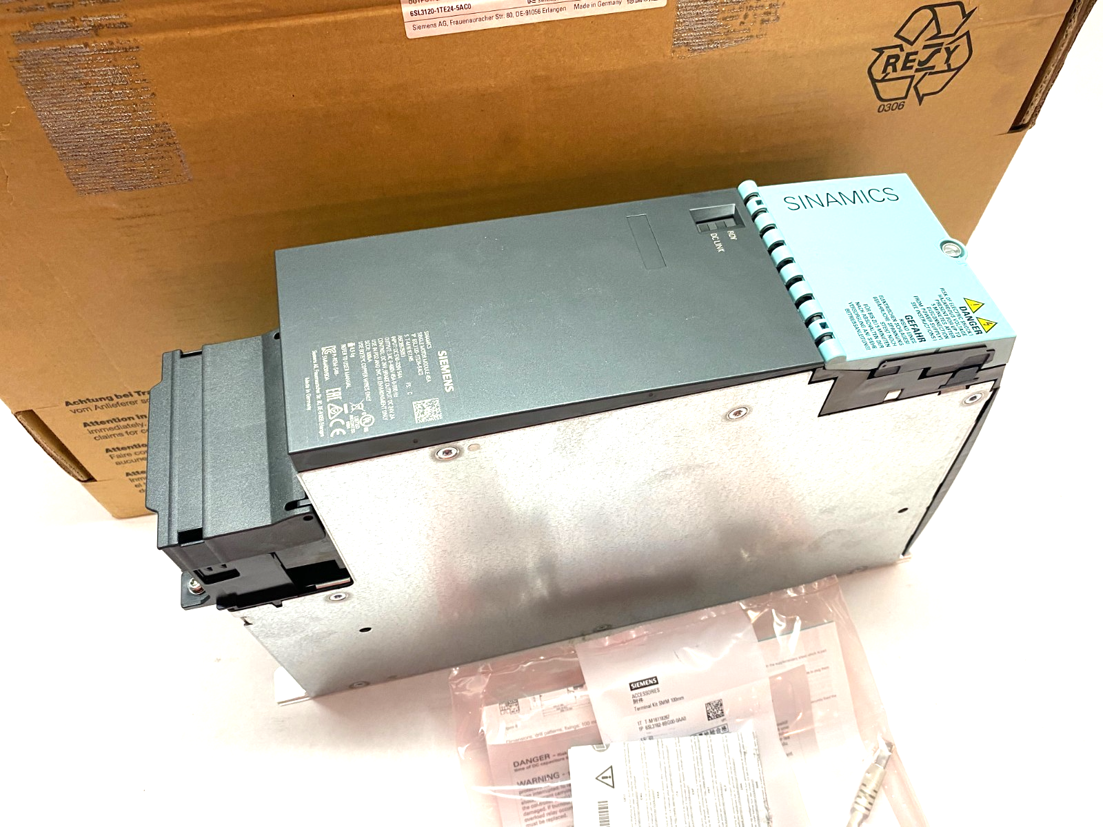 Siemens 6SL3120-1TE24-5AC0 SINAMICS Single Motor Frequency Converter 45A - Maverick Industrial Sales