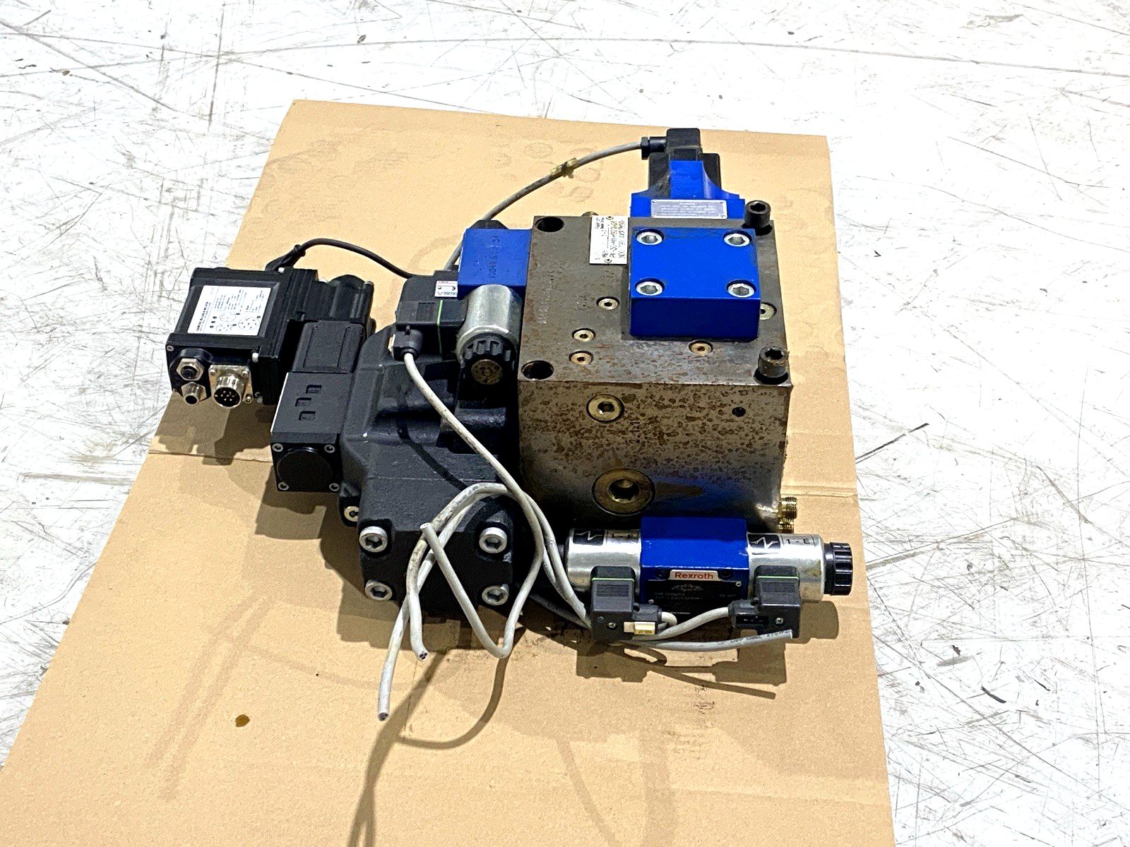 DPZO-LES-SN-BC473-D9/E | Atos Valve DLHZO-LES-SN-BC-040-L13 Bosch Rexroth 141113-2 - Used - Maverick Industrial Sales