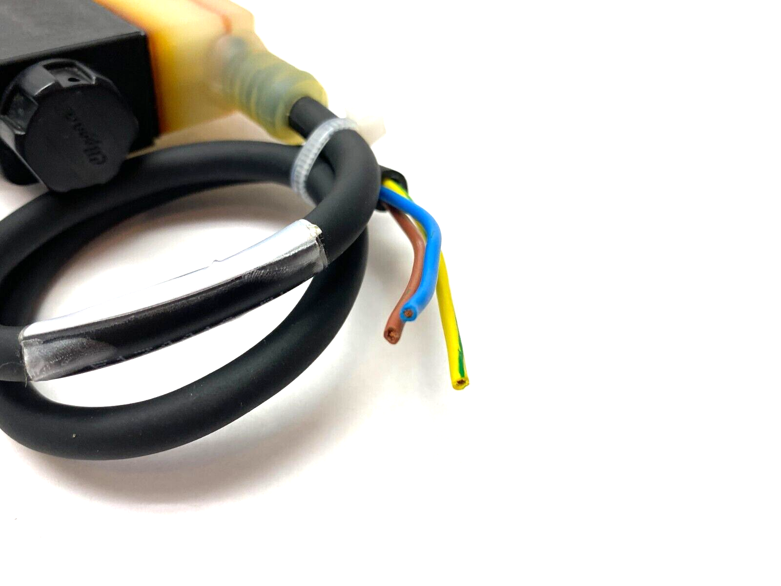 Clippard MME-32QES Maximatic Spring Return Solenoid Valve 3-Way 2-Pos - Maverick Industrial Sales