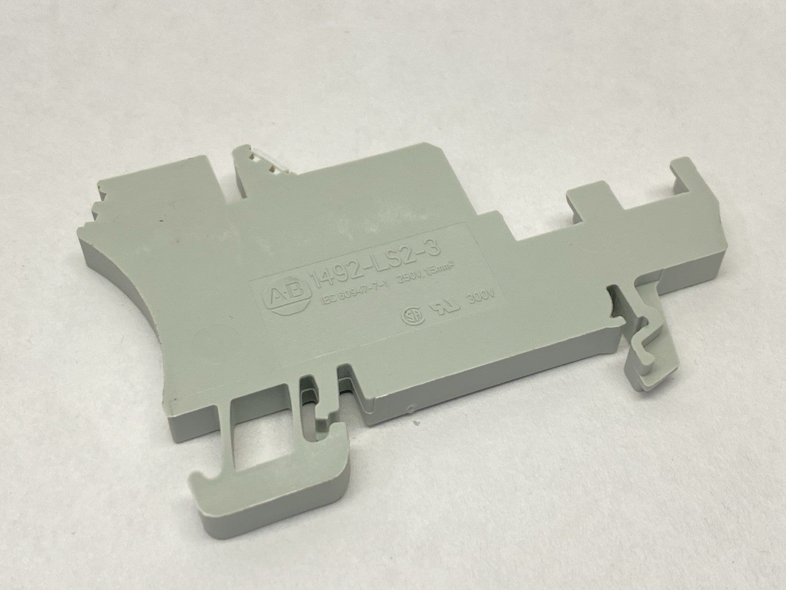 1492-LS2-3 | Allen Bradley IEC Sensor Terminal Block LOT OF 10 - Used - Maverick Industrial Sales