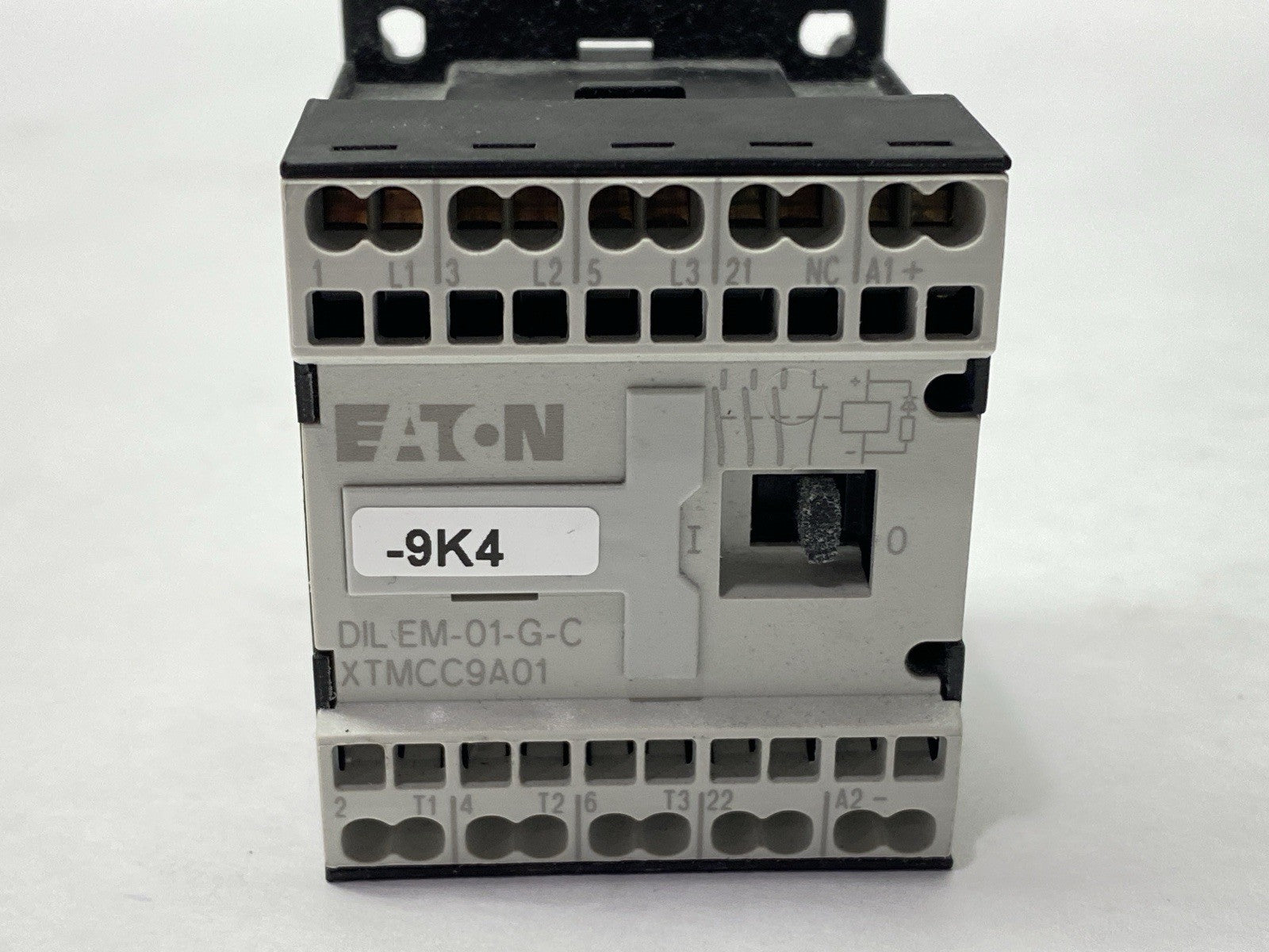 XTMCC9A01 | Eaton Miniature Contactor 3-Pole 9A 110-120VAC - Used - Maverick Industrial Sales