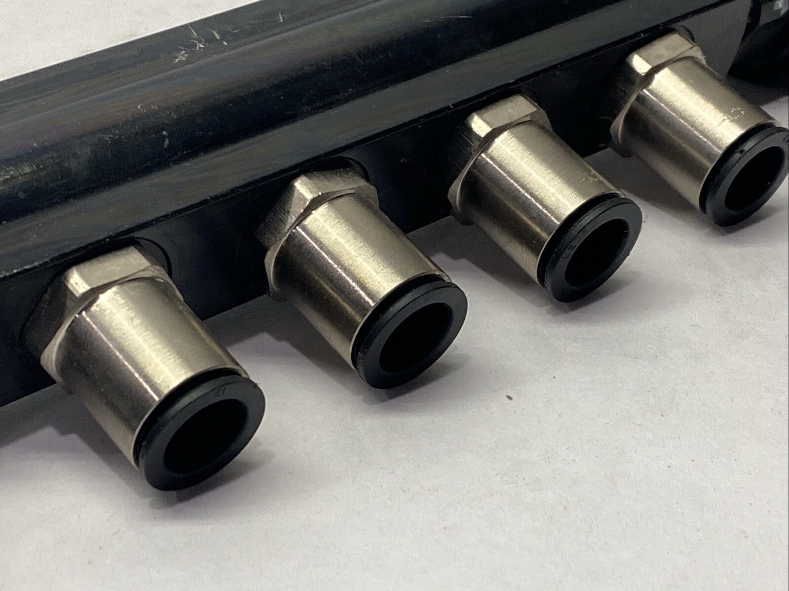 Parker 6651 25 12 04 Transair 4-Port Manifold w/ Legris 3101 Connectors - Used - Maverick Industrial Sales