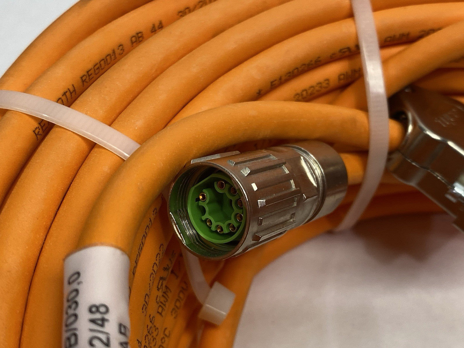 R911372002 | Bosch Rexroth Motor Encoder Power Cable RG2-002ABB-NN-030,0 - New – Open box - Maverick Industrial Sales