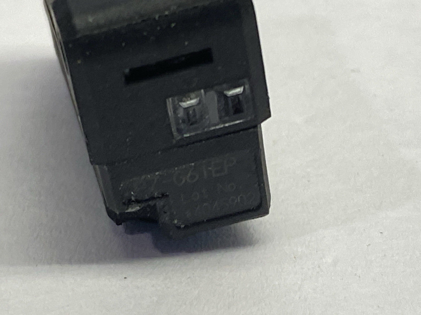 PZ-G61EP | Keyence Photoelectric Square Retro-Reflective Sensor M12 Connector Type - Used - Maverick Industrial Sales