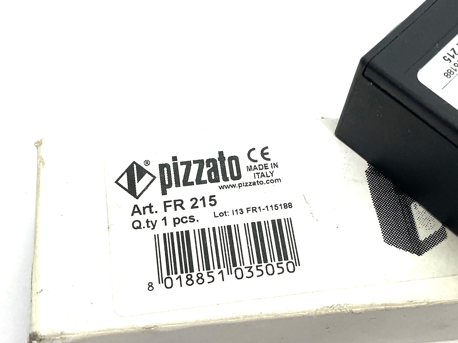FR 215 | Pizzato Position Switch with Roller Piston Plunger 1NO-1NC Snap Action - New – Open box - Maverick Industrial Sales