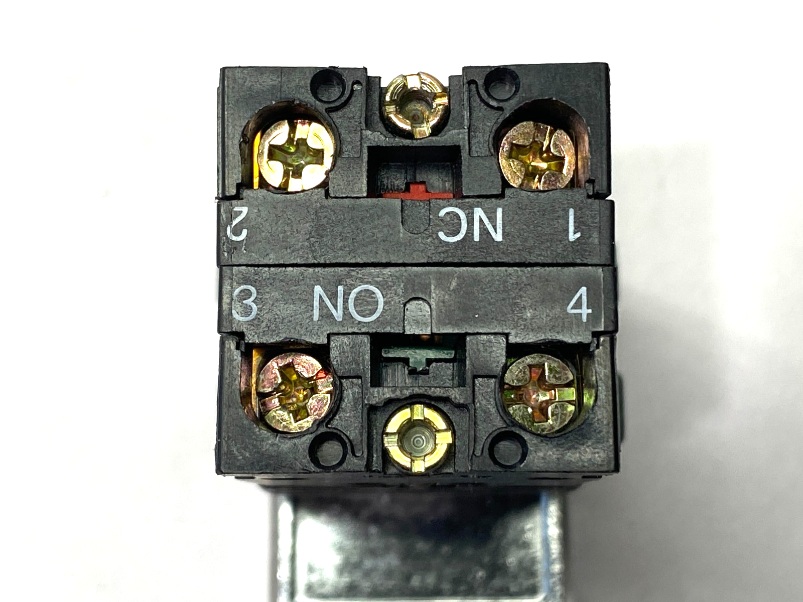 47718102