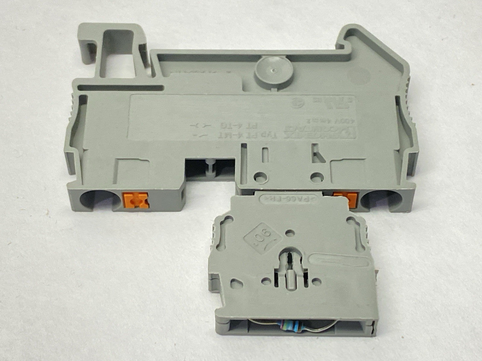 PT 4-MT | Phoenix Contact Knife Disconnect Terminal Block 3211933 w/ P-CO LOT OF 6 - Used - Maverick Industrial Sales